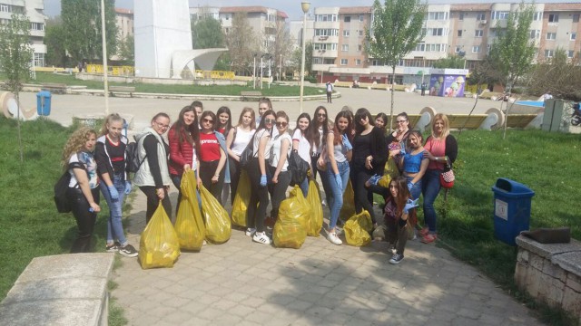 Aproape 900 de tone de deșeuri au fost adunate în Constanța!