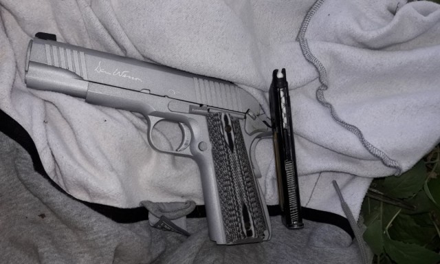 AMENINȚAȚI cu PISTOLUL, la Constanța! Agresorul voia să FURE o mașină!