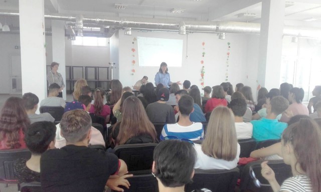 Elevii din Cumpăna, la discuţii cu poliţiştii constănţeni