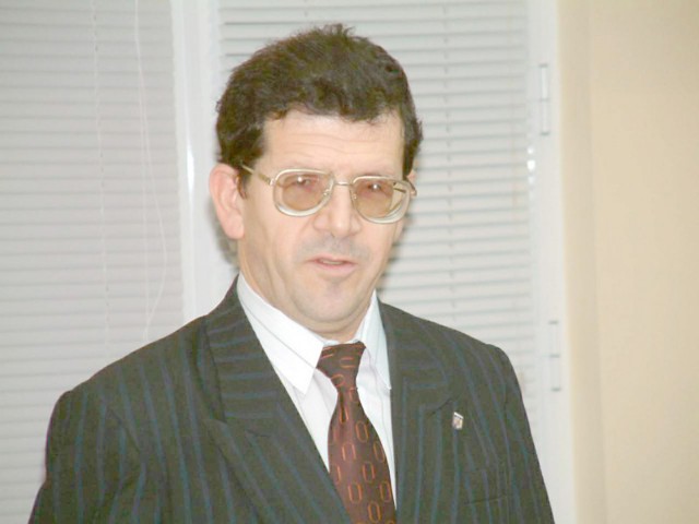 Fostul director de la Drumuri, pensionarul Niculae Gheorghe încasează un salariu de 8.000 de lei de la Primăria Băneasa