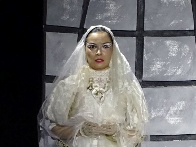 Actriţa constănţeană Lana Moscaliuc, la ceas de sărbătoare!