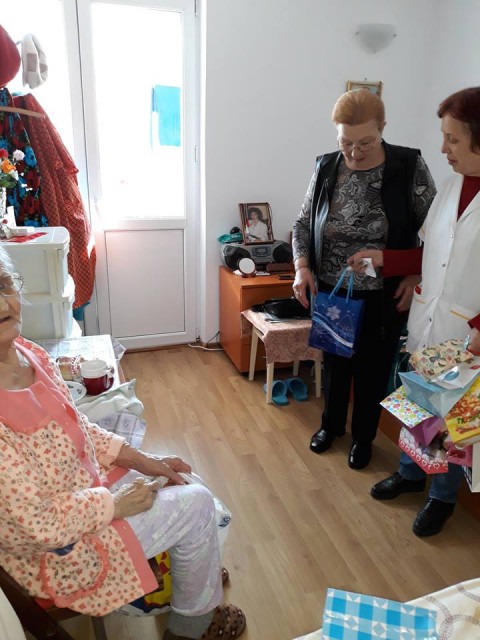 Căminul pentru Persoane Vârstnice Constanţa, la ceas aniversar! Spectacol şi cadouri pentru bătrânii oraşului!