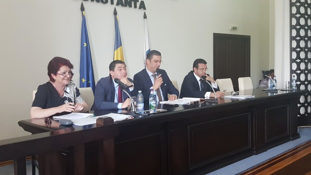 Consilierii judeţeni, convocaţi în şedinţă