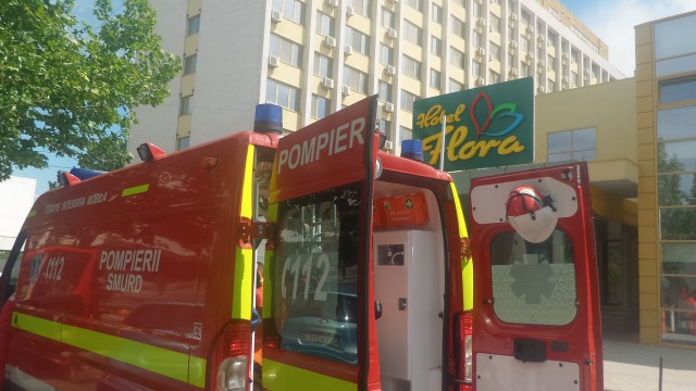 FOTO/ VIDEO. Pompierii au dat ALARMA în Mamaia! Peste 30 de victime la hotelul Flora, în urma unui cutremur!