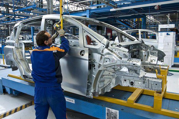 Ford va produce un nou vehicul la fabrica din Craiova şi va crea 1.500 de noi locuri de muncă