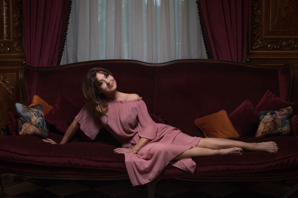 Oana Sirbu a retrait emotiile adolescentei. Revedere cu fostii colegi dupa 40 de ani Oana Sirbu a retrait emotiile adolescentei. Revedere cu fostii colegi dupa 40 de ani