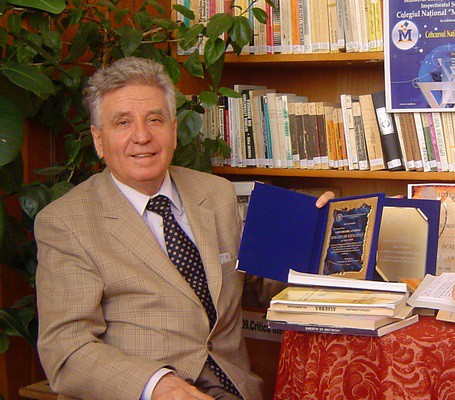Reputaţi profesori de matematică din Constanţa îşi lansează cărţile