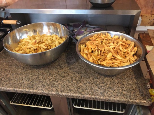 Restaurantul Tamara, ÎNCHIS de OPC! Carne de proveniență necunoscută și sosuri ținute în căldură