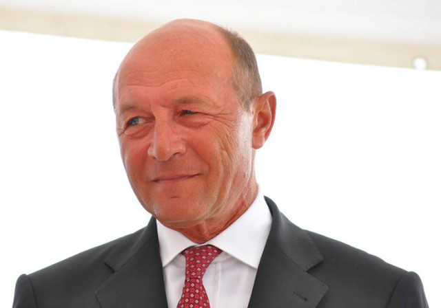 Băsescu: Menţinând sistemul special de pensii, proiectul noii legi menţine furtul din banii publici