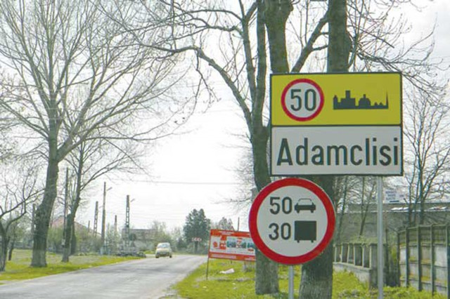 Primăria Adamclisi plăteşte datorii ‘moştenite’ de la fostul primar