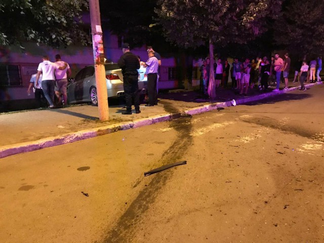 Accident rutier în Medgidia: coliziune violentă între două maşini, în faţa unui hotel - VIDEO!