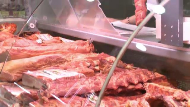 România a importat carne şi preparate din carne de circa 125 milioane de euro, în primele două luni