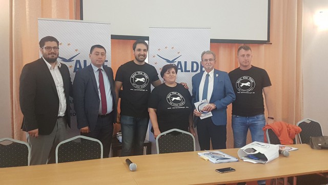 ALDE, front comun cu iubitorii de animale: adăpostul de câini de la Ovidiu, subiect de dezbatere la Constanţa