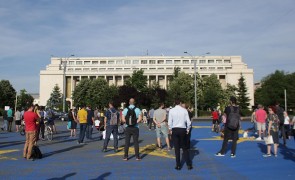 Au început PROTESTELE în Piaţa Victoriei