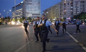 Ministrul de Interne: Nu am informații că cei care au organizat genul acesta de acțiuni au o pregătire PARAMILITARĂ. A existat un mod organizat de acțiune
