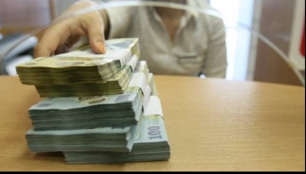 Salariul minim brut creşte de la 1 noiembrie, în funcţie de studii sau vechime