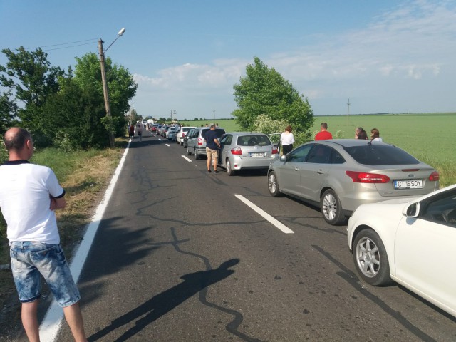 Românii „fug” din țară în minivacanța de 1 iunie: cozi kilometrice la Vama Veche!