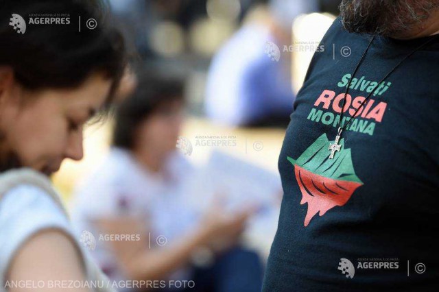Miting 'Uniţi salvăm Roşia Montană'