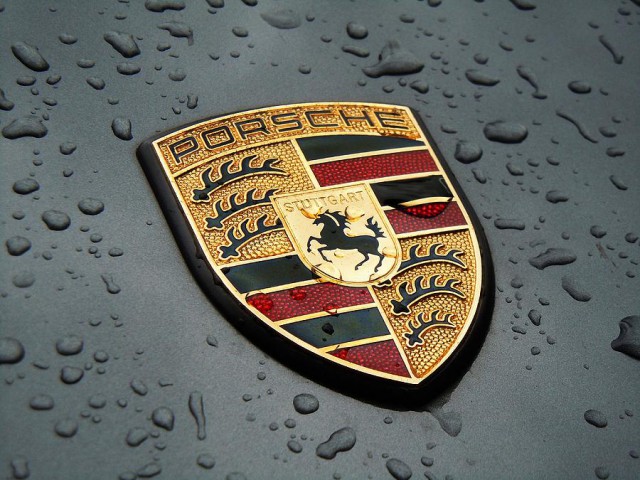 Porsche va lansa anul viitor primul automobil exclusiv electric - Taycan