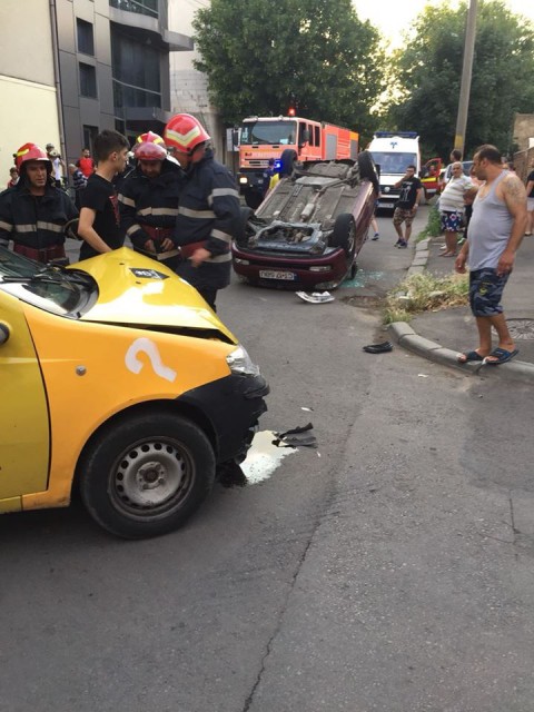 O MAŞINĂ S-A DAT PESTE CAP în centrul Constanţei!