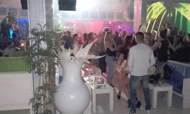 DEZMĂŢ în cluburile din Mamaia! Petreceri private cu şi pentru VIDEOCHATISTE!