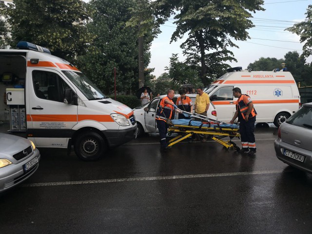 ACCIDENT în Constanța: cinci persoane rănite!
