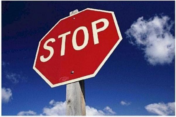 Accident în Hârșova: șoferiță rănită pentru că nu a oprit la STOP!