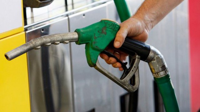 Preţul benzinei a scăzut. Află ce se întâmplă în Constanţa