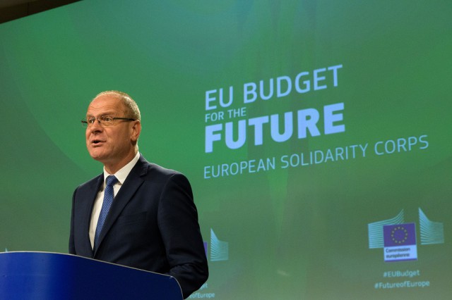 Bugetul UE: 1,26 miliarde de euro pentru consolidarea Corpului european de solidaritate