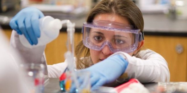 Concursul Național de Chimie „Petru Poni” se desfășoară la Constanța