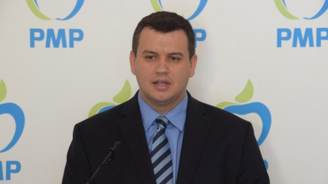 Un deputat PMP a fost exclus din partid după ce a votat pro modificărilor