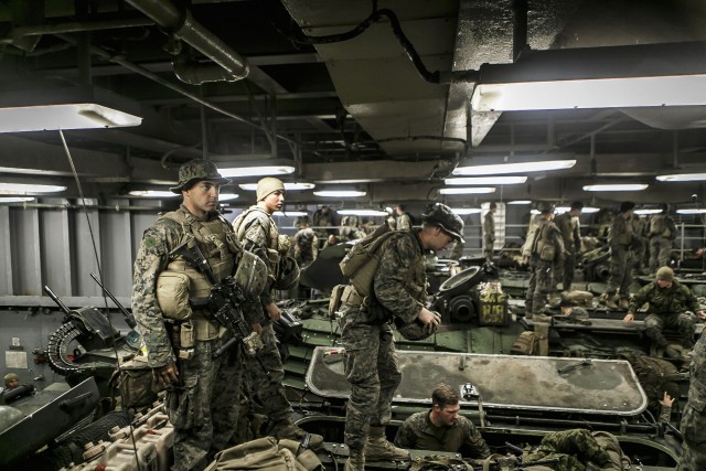 Infanteriștii marini, la un exercițiu multinațional pe plajele din nordul Europei