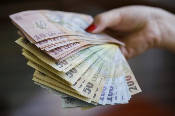 ANOFM: Subvenţii de 900 de lei/lună pentru angajarea absolvenţilor