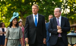 Iohannis, la recepţia cu prilejul zilei de naştere a Reginei Angliei: Este foarte important să se asigure un tratament echitabil pentru români, după Brexit