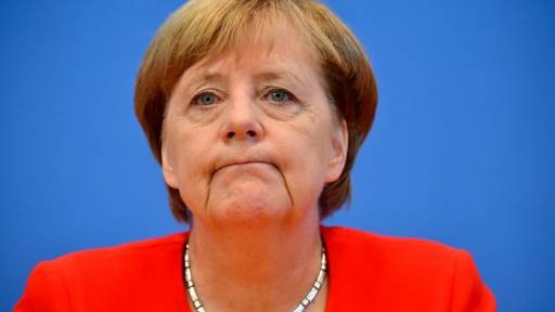Angela Merkel respinge speculaţiile că ar putea demisiona înainte de sfârşitul mandatului