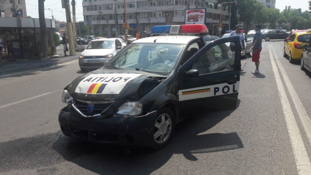 Mașină de Poliție implicată într-un accident rutier, la Constanța