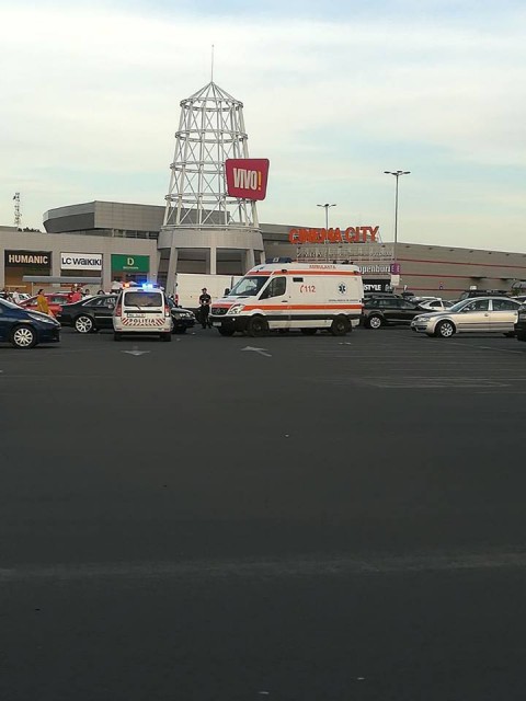 Accident rutier în parcarea de la Vivo! Au intervenit ambulanţa şi poliţia