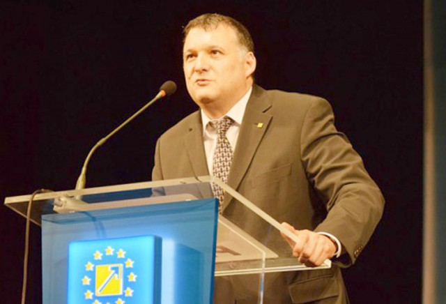 Deputatul Bogdan Huţucă: 'Băi, voi sunteți normali la cap?'