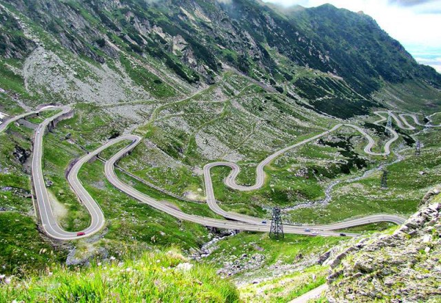 CNAIR restricţionează circulaţia pe Transfăgărăşan pentru o competiţie de ciclism şi avertizează asupra prezenţei urşilor
