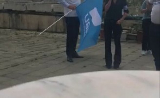 INCIDENTE între parlamentarii USR și forțele de ordine din Palatul Parlamentului: Mulți dintre ei au ajuns pe acoperiș