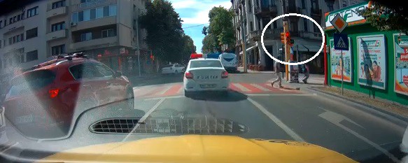 O autospecială de Poliție trece pe roșu, la Constanța! VIDEO