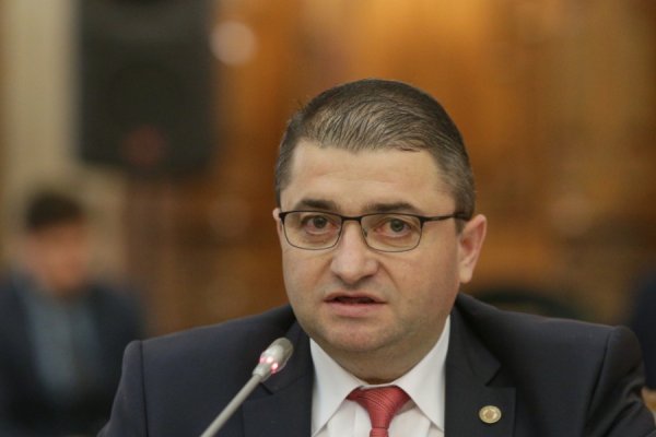 Moţiunea împotriva ministrului Economiei a fost respinsă. Iniţiatorii i-au greşit numele!