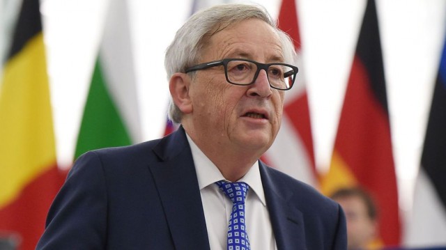 Istoria îi va da dreptate cancelarului german Angela Merkel în privinţa refugiaţilor, crede Jean-Claude Juncker