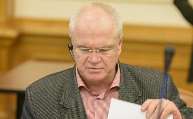 Eugen Nicolicea, ignorat de jurnaliștii prezenți la ședința Comisiei Iordache