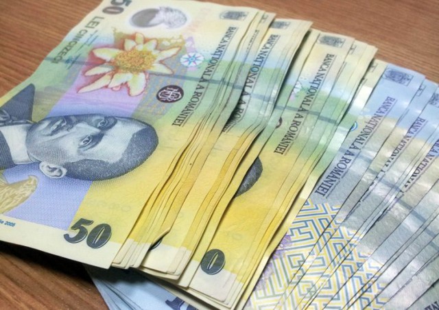 Leul atinge un nou minim istoric în raport cu euro; cursul stabilit de BNR: 4,7648 lei/euro