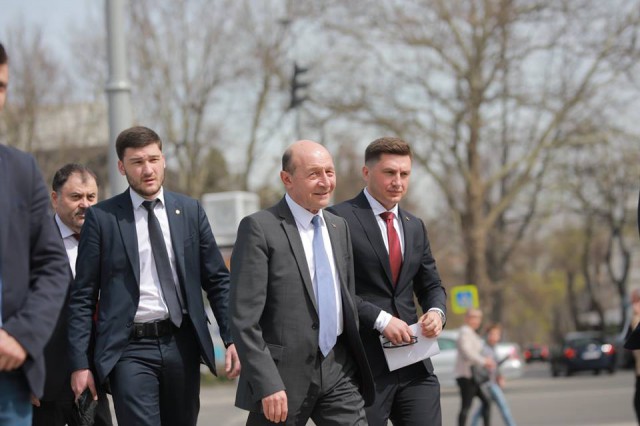 TRAIAN BĂSESCU reacționează: Iohannis a respectat Constituția
