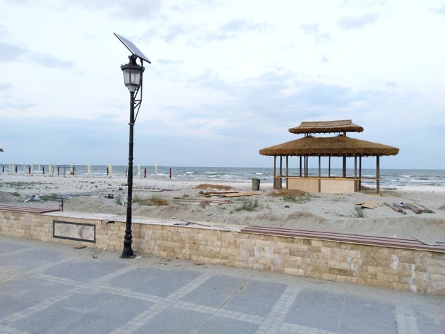 Plaja din Năvodari, la un pas de sălbăticie: Aşa arată plaja Mamaia Nord în luna iulie