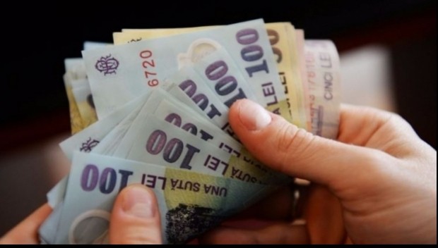 Câştigul salarial mediu brut pe economie a ajuns în mai la 4.494 lei şi cel net la 2.704 lei
