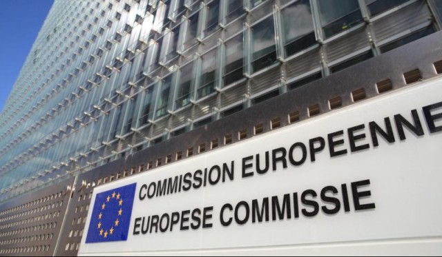 Comisia Europeană ar putea adopta reglementări pentru giganţii internetului împotriva manipulărilor electorale online