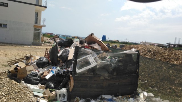 MIZERIE peste tot! Se lucrează în bătaie de joc în Mamaia Nord
